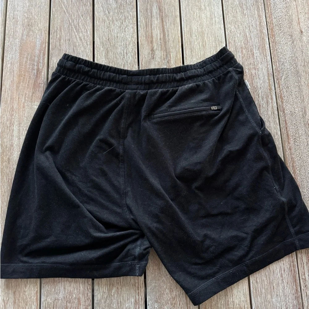 Vuori Ponto Short Black Heather 7” Inseam - Picture 5 of 6